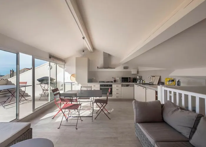 Coup de coeur: duplex centre ville vue mer&port